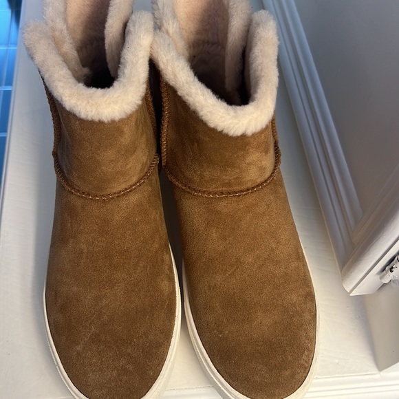 UGG Aika - Picture 3 of 4